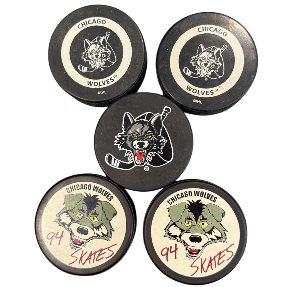 Chicago wolves LOT 5 official licensed hockey pucks Glas Co